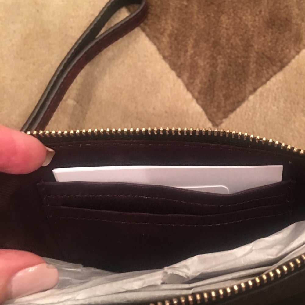 🌺NWT🌺. COACH wristlet with exterior pocket - Picture 5 of 8